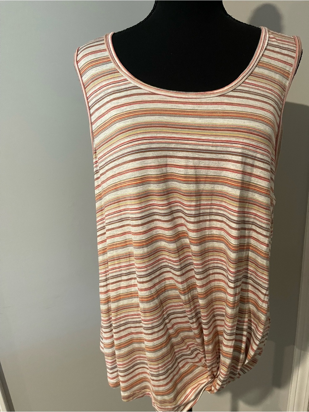 Max studio tank nwot